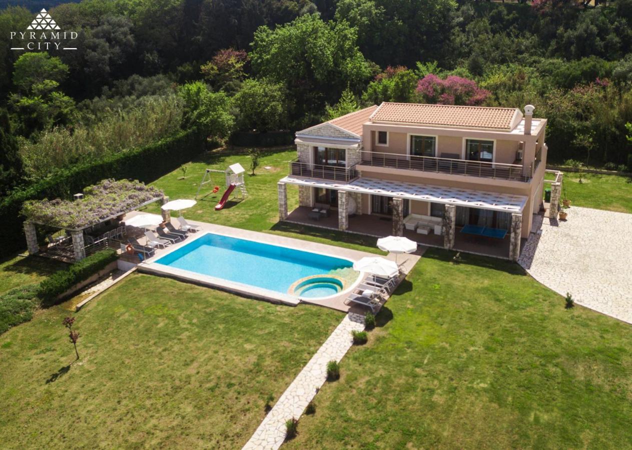 Luxury Villa Hera - Beachfront Roda  Exterior photo