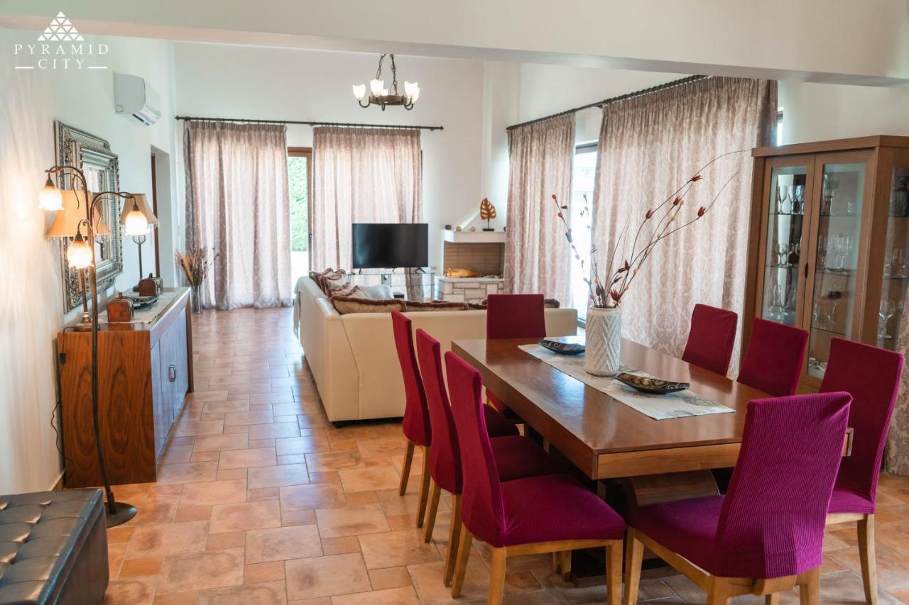 Luxury Villa Hera - Beachfront Roda  Exterior photo